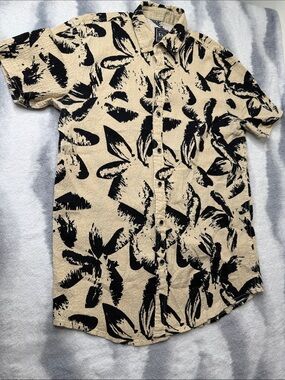 Mi Beige and Black Short Sleeve Button-Down Shirt